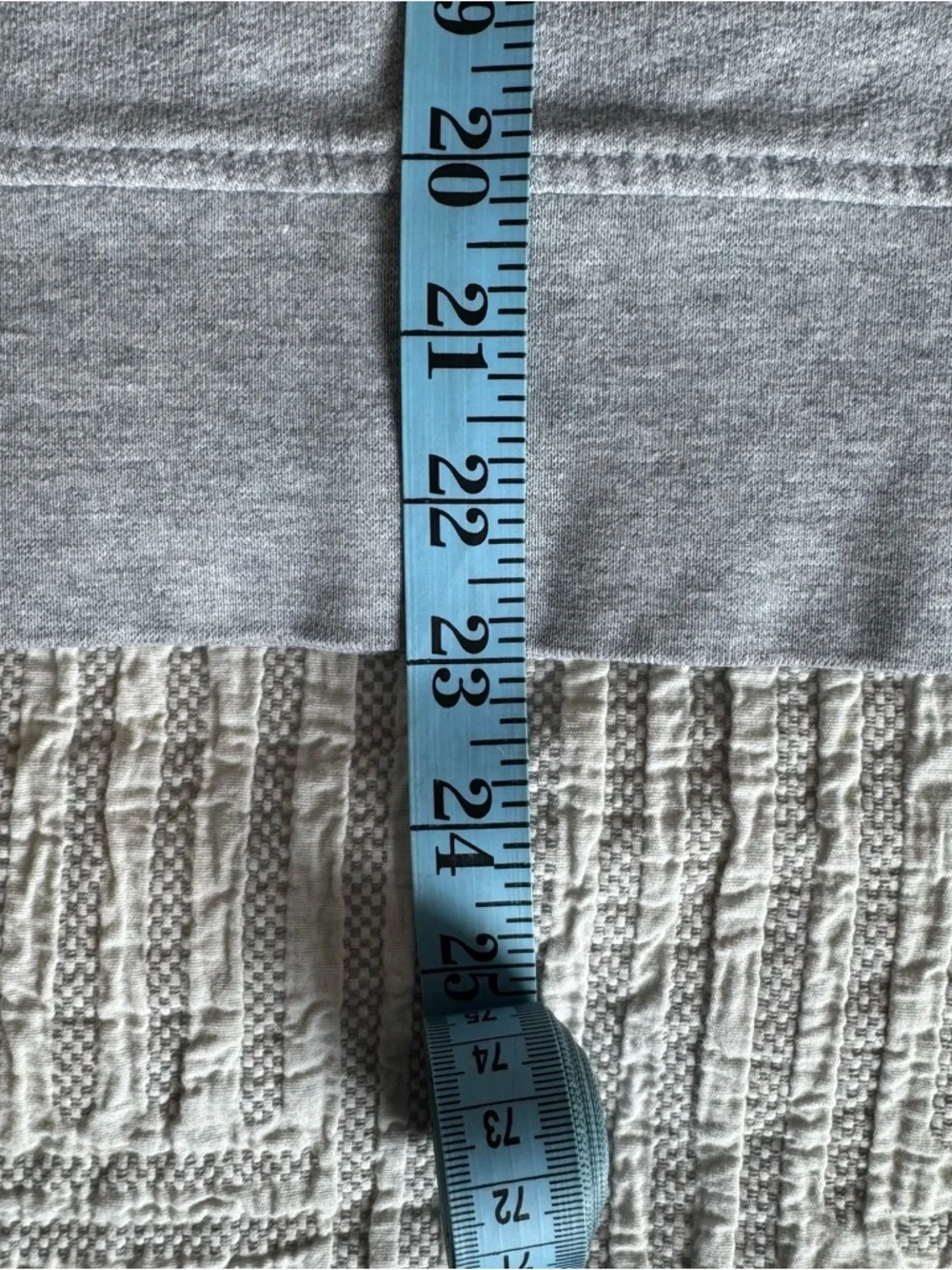 Helly Hansen Women’s Grey Crewneck Sweatshirt – Size Large - Picture 8 of 9